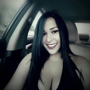 Meet your Posher, Yndira